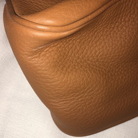 Dooney & Bourke handbag. - Picture 3 of 6